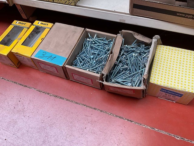 6 dozen bouten - afbeelding 1 van  7
