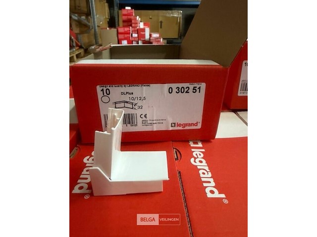 6 dozen hoekstuk dl-plus legrand - afbeelding 1 van  1