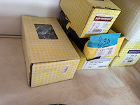 6 dozen roofingnagels; open schroefhaken - afbeelding 2 van  7