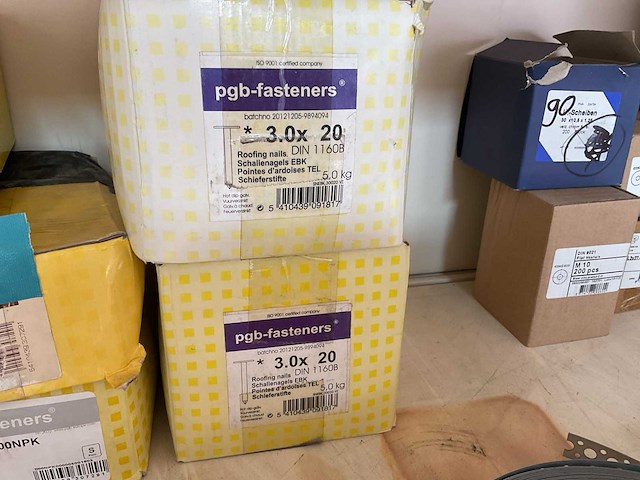 6 dozen roofingnagels; open schroefhaken - afbeelding 5 van  7