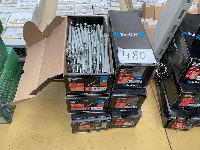 6 dozen slagpluggen en schroeven - afbeelding 1 van  5