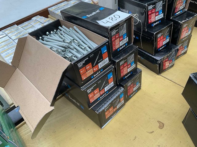 6 dozen slagpluggen en schroeven - afbeelding 5 van  5