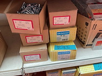 6 dozen sluitringen; houtdraadbouten - afbeelding 1 van  6