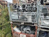 6 draadstalen kooien inhoudend pvc koppelstukken - afbeelding 2 van  4