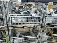 6 draadstalen kooien inhoudend pvc koppelstukken - afbeelding 2 van  5