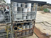6 draadstalen kooien inhoudend pvc koppelstukken - afbeelding 5 van  5