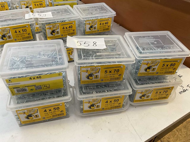 6 emmers hout schroeven met bitsen en magneet houder - afbeelding 1 van  4