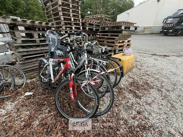 6 fietsen - afbeelding 1 van  2