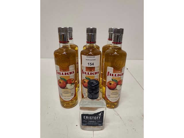 6 flessen appel jenever filliers 20,00% 70cl, 1 flesje vodka eristoff 37,50% 20cl - afbeelding 1 van  6