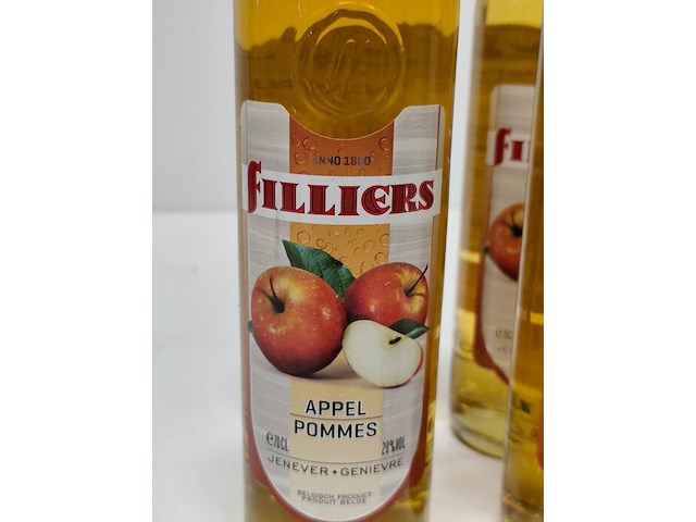 6 flessen appel jenever filliers 20,00% 70cl, 1 flesje vodka eristoff 37,50% 20cl - afbeelding 3 van  6