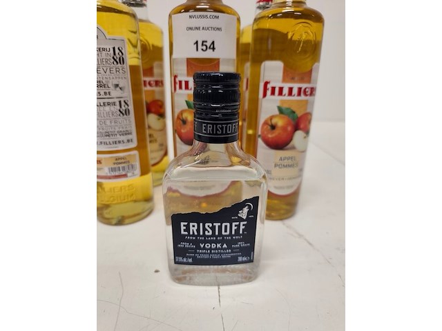 6 flessen appel jenever filliers 20,00% 70cl, 1 flesje vodka eristoff 37,50% 20cl - afbeelding 6 van  6