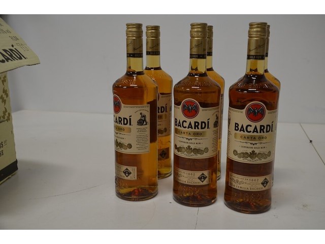 6 flessen bacardi carta oro rum 1l - afbeelding 1 van  5