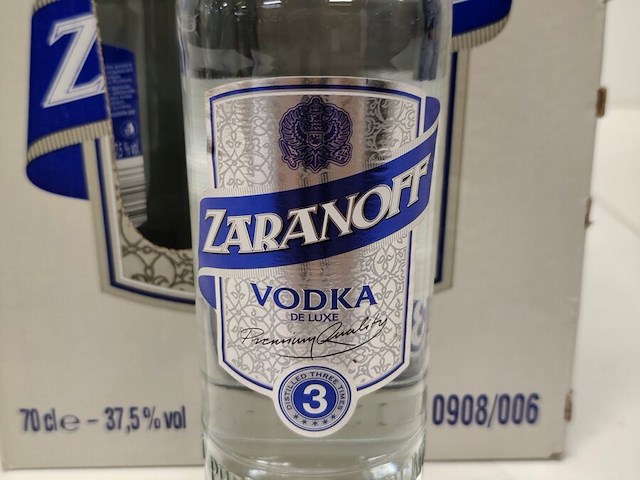 6 flessen zaranoff vodka 37,50% 70cl - afbeelding 6 van  7