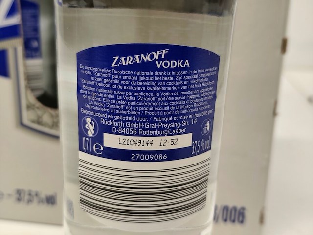 6 flessen zaranoff vodka 70cl - afbeelding 7 van  7