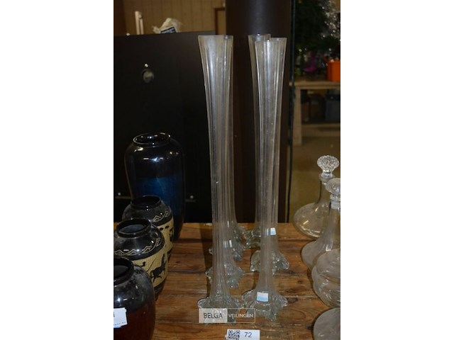 6 glazen vaasjes met lange steel en trompetvormige openig - afbeelding 1 van  3