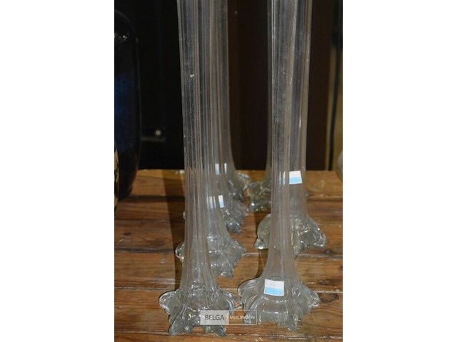 6 glazen vaasjes met lange steel en trompetvormige openig - afbeelding 2 van  3