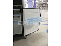 6 haelvoet bedside advanced medische nachtkasttafels met geïntegreerde koelkast (lot 006 bis) - afbeelding 2 van  7