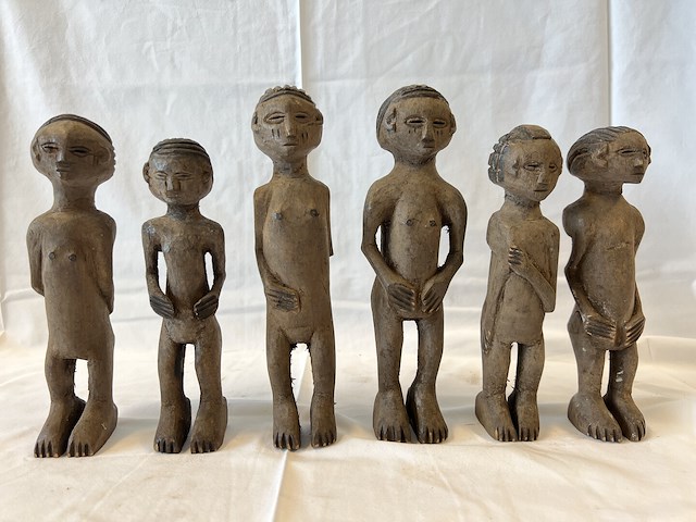 6 handgesneden popjes - afbeelding 2 van  3