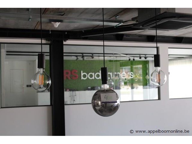 6 hanglampen (zonder rail systeem) - afbeelding 1 van  2