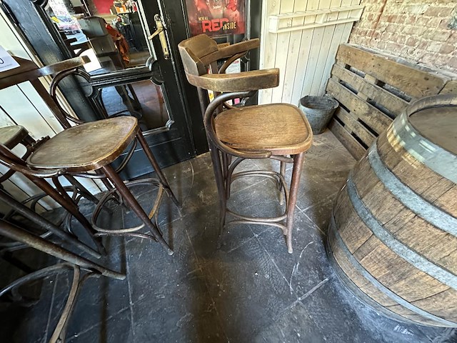 6 houten hoge stoelen met leuning - afbeelding 2 van  3