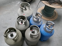 6 lege gasflessen - afbeelding 3 van  3