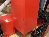 6 metalen kasten