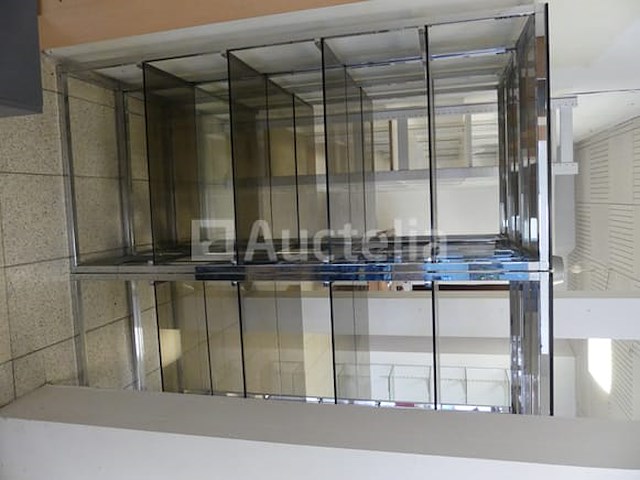 6 metalen planken met glazen planken - afbeelding 1 van  3