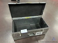 6 metalen transportkisten