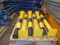 6 metalen veiligheidspalen afm. 1,10m hoogte