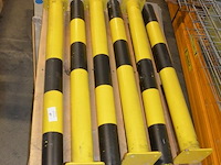 6 metalen veiligheidspalen afm. 1,10m hoogte - afbeelding 2 van  4