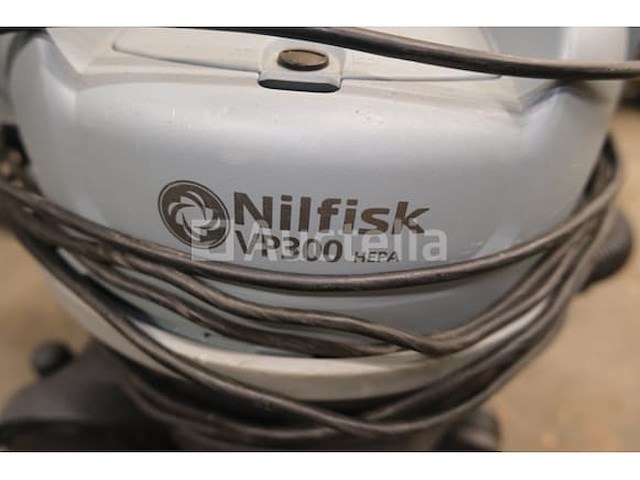 6 nilfisk stofzuigers - afbeelding 2 van  10