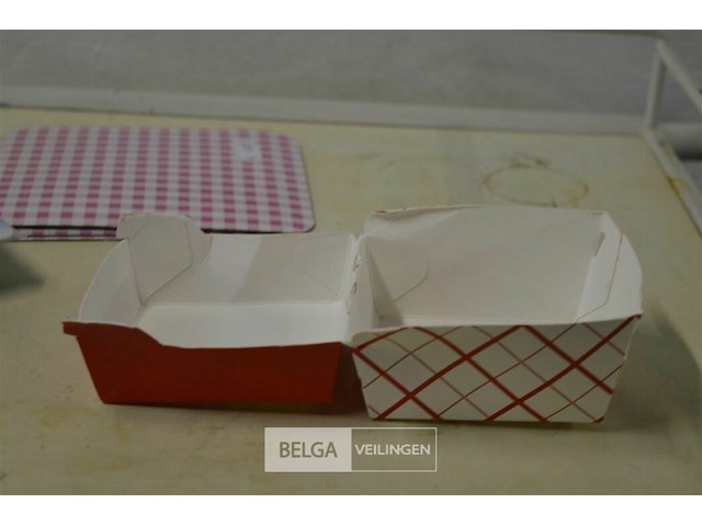 6 pakjes inpakdoosjes en parij onderleggers - afbeelding 2 van  5