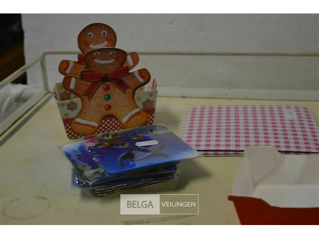 6 pakjes inpakdoosjes en parij onderleggers - afbeelding 3 van  5