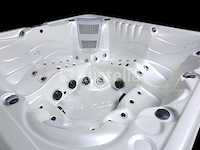 6 persoons outdoor spa met waterjets 230x230cm - wit / zwarte zijkant incl. wifi - afbeelding 8 van  17