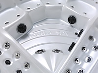 6 persoons outdoor spa met waterjets 230x230cm - wit / zwarte zijkant incl. wifi - afbeelding 4 van  17