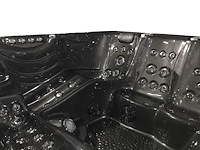 6 persoons outdoor spa met waterjets 255x233cm - bruin / zwarte zijkant - afbeelding 5 van  9