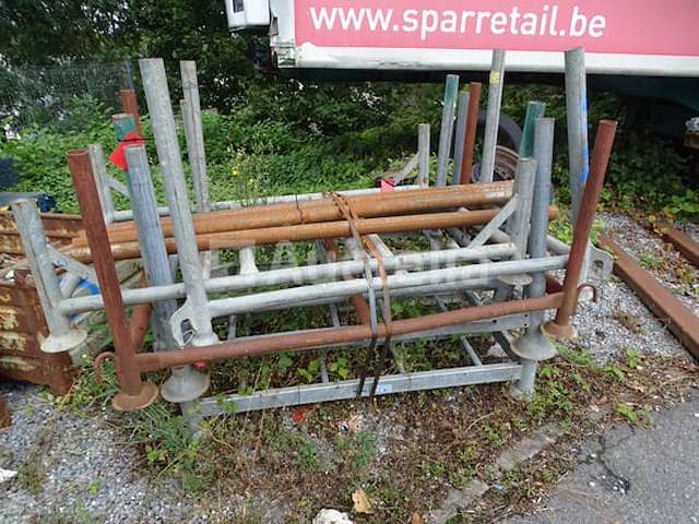 6 prop racks met buizen - afbeelding 1 van  3