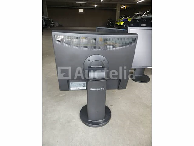 6 samsung syncmaster 943b 19-inch computermonitoren - afbeelding 8 van  8