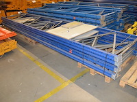 6 staanders blauw afm. 6,50m hoogte en 1,10m breedte jungheinrich