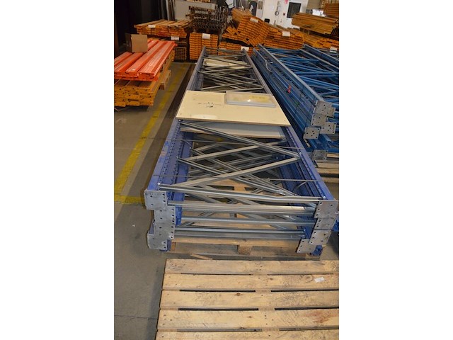 6 staanders blauw afm. 6,50m hoogte en 1,10m breedte jungheinrich - afbeelding 2 van  7