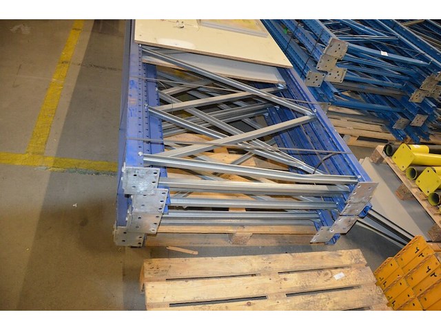 6 staanders blauw afm. 6,50m hoogte en 1,10m breedte jungheinrich - afbeelding 6 van  7