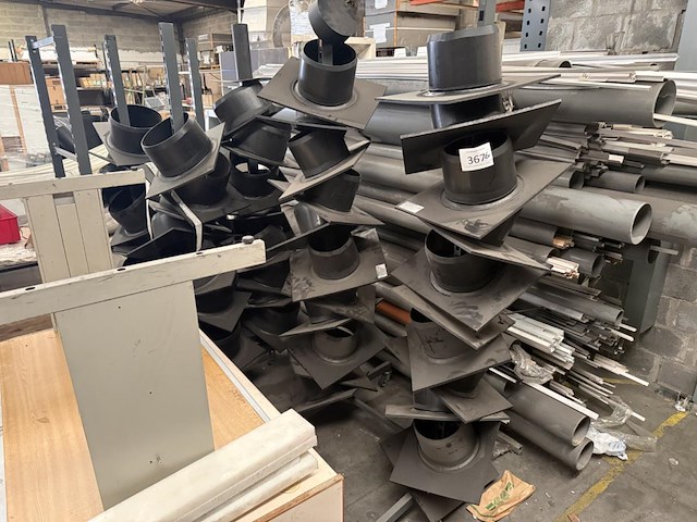 6 staanders + inhoud polystone dakdoorvoeren - afbeelding 1 van  4