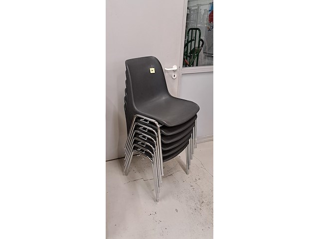 6 stapelstoelen - afbeelding 1 van  1