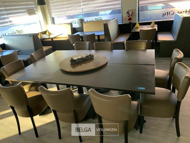 6 tafeltjes en 10 stoelen - afbeelding 1 van  4