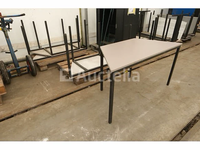6 trapeziumvormige tafels - afbeelding 2 van  6