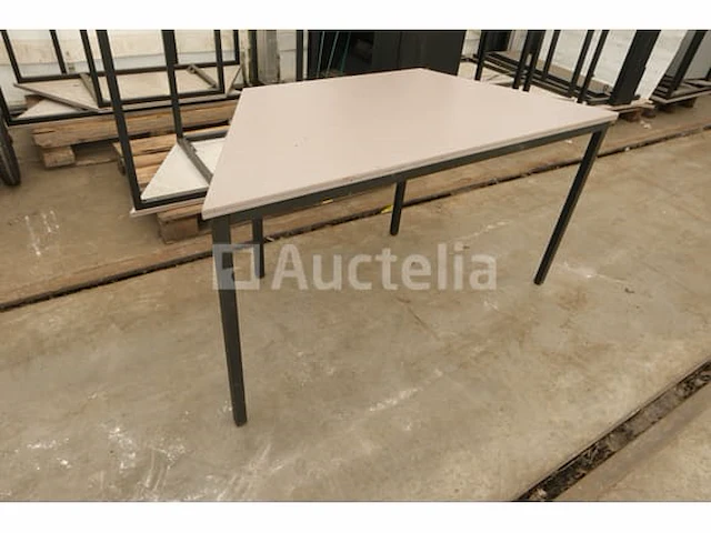 6 trapeziumvormige tafels - afbeelding 3 van  6