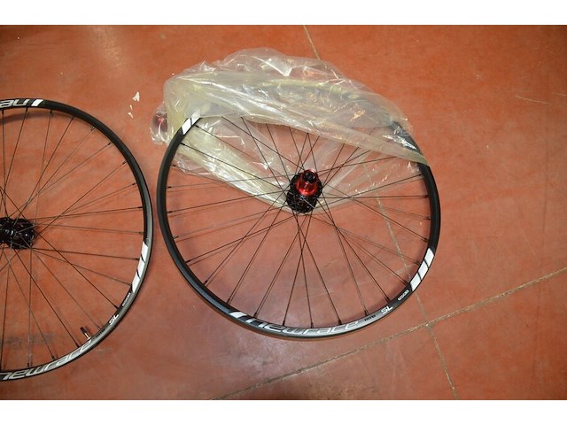6 wielen voor mountainbike mtb new race 650b comp 27.5 - afbeelding 1 van  17