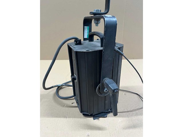 6 x adb f51 fresnel 500w 18°-65° - afbeelding 4 van  7