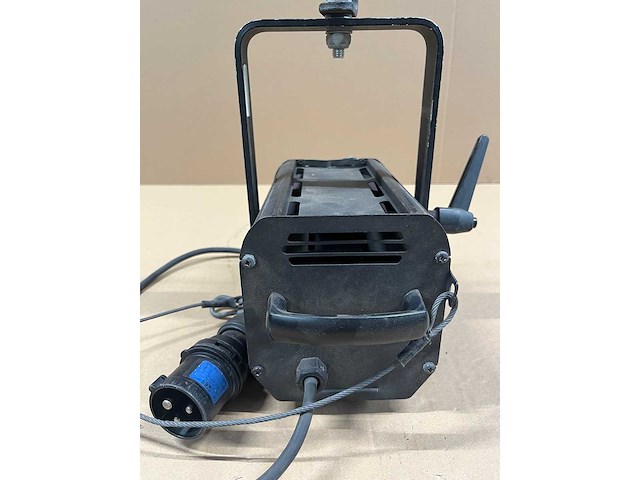 6 x adb f51 fresnel 500w 18°-65° - afbeelding 7 van  7