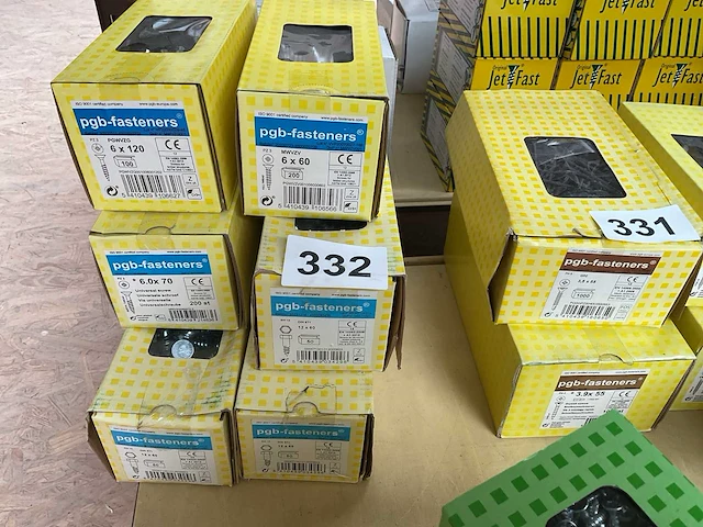 6 x dozen universele schroeven ; bouten - afbeelding 1 van  5